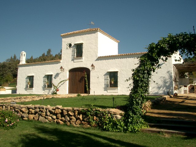 Spanien, Immobilie, Verkauf, Finca, ländliches Anwesen, Reitanlage, Reitplatz Naturliebhaber,  Pferdeliebhaber, Alleinlage, Puerto Serrano, Andalusien, Pferdeboxen, Pool, Oliven, 700000 m², 70ha, Pferdekoppeln, Ferien, Gästeappartments, Luxus Anwesen, Cadiz, Cortijo, Patio, nahe Sevilla, nahe Jerez, Reitanwesen, Hotel Rural, Kaskade, Spain,