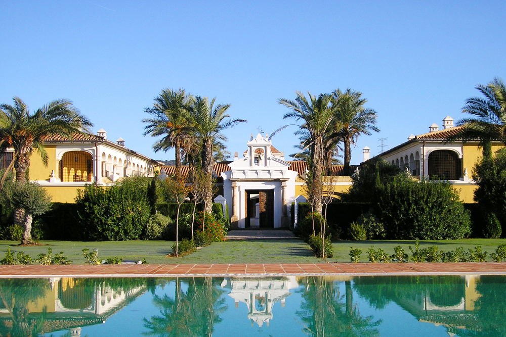 Spanien, Immobilie, Verkauf, Finca, ländliches Anwesen, Hotelanlage, Hotel, Reitplatz Konferenz,Gartenanlage, Alleinlage, Costa del Sol, Andalusien, Kloster, Pool, Ferien, Gästeappartments, Sotogrande, Luxus Anwesen, Cadiz, Suit, Schwimmbad, 18.Jahundert, Doppelschlafzimmer, Luxushotel