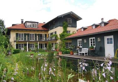 Anwesen, exklusiv, Aschau, Chiemsee, Chiemgau, Hohenaschau, Anspruch, Niveau, Antik, Altbau, Bergblick, Burg, Historisch, Landhaus