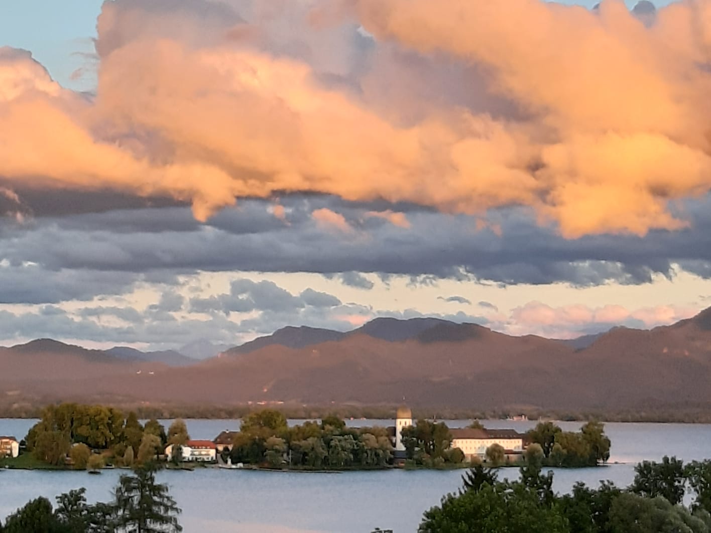 Wohnung, Zweizimmer, Seeblick, Bergblick, Exklusiv, Chiemsee, Chiemgau, Gstadt am Chiemsee, Licht, Immobilie, Michaela von Treu,